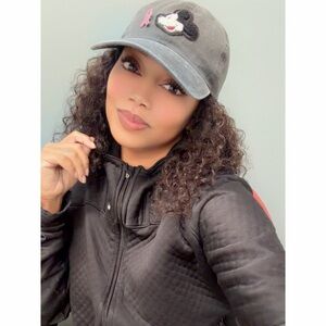 Meet your Posher, Pinky